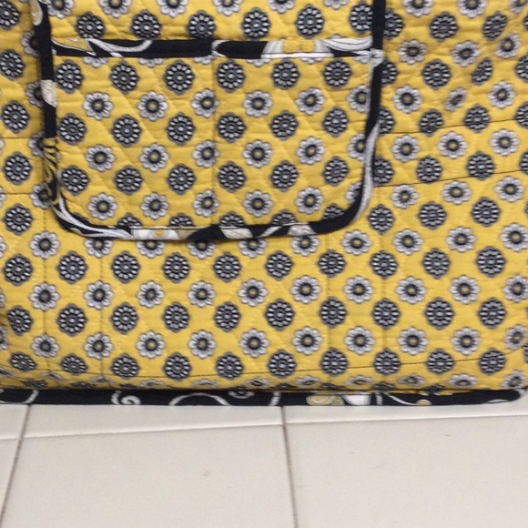 Vera Bradley Tote Like New Condition - Picture 5 of 8